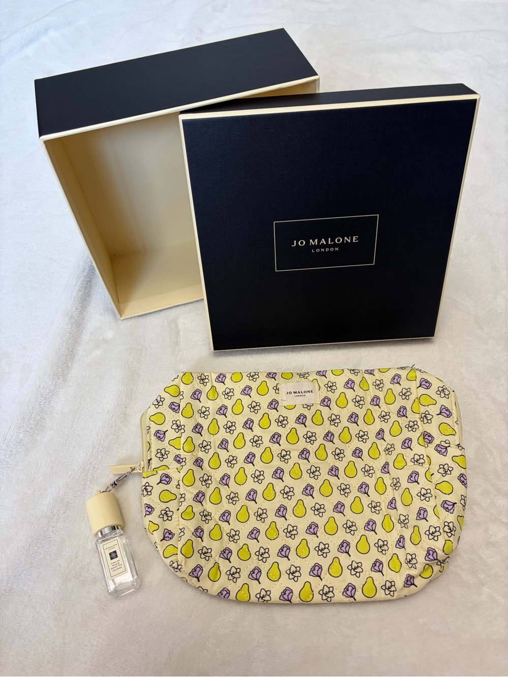 Jo Malone London Quilted Floral Zip Pouch Cream w/ Full Perfume Charm With Box